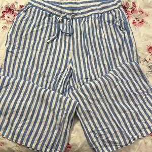 Wide leg linen pants. New without tags.